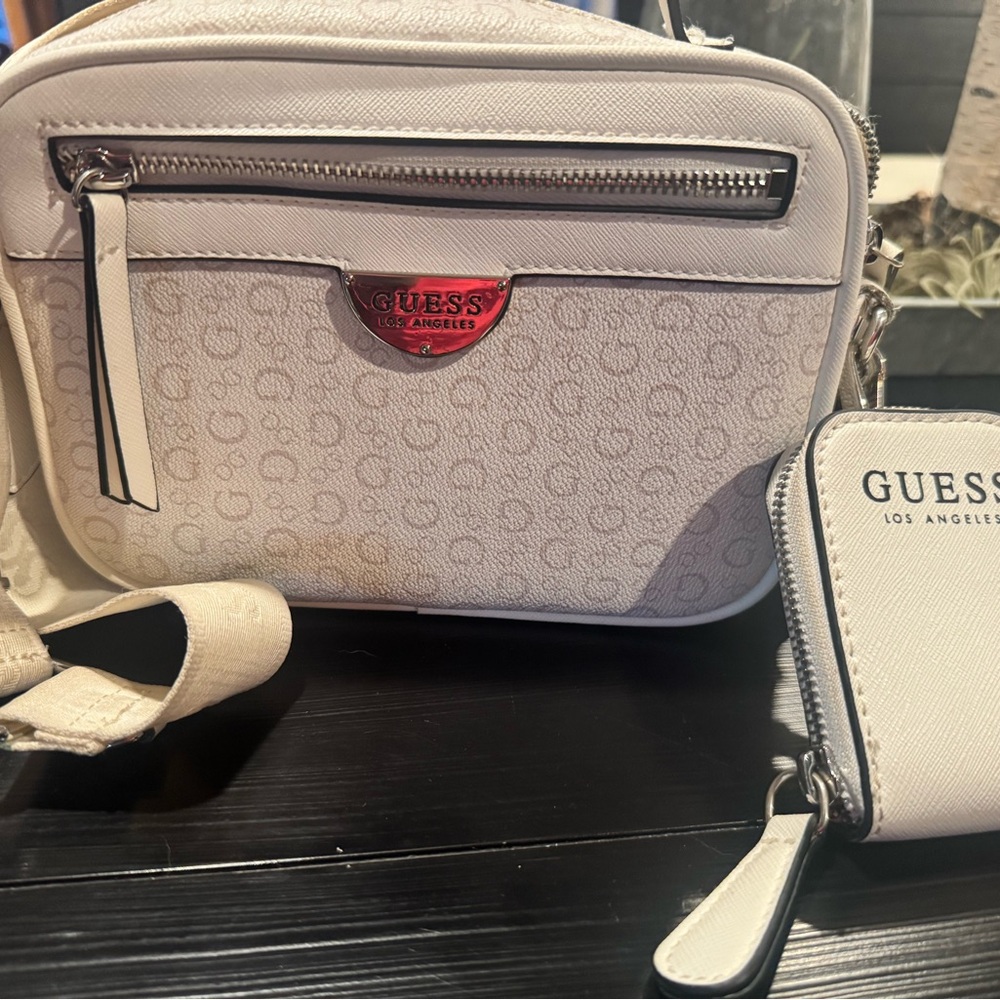 GUESS White Crossbody Bag with Logo Design